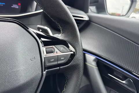 KM25UUP PEUGEOT 2008 1.2 HYBRID GT e-DSC6 Euro 6 (s/s) 5dr Thumbnail #40