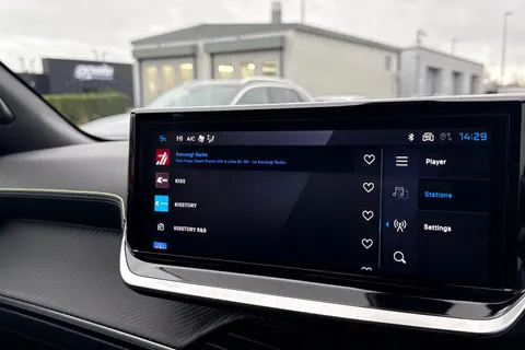 KM25UUP PEUGEOT 2008 1.2 HYBRID GT e-DSC6 Euro 6 (s/s) 5dr Thumbnail #45