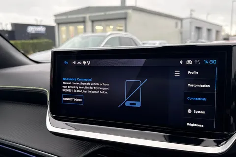 KM25UUP PEUGEOT 2008 1.2 HYBRID GT e-DSC6 Euro 6 (s/s) 5dr Thumbnail #46