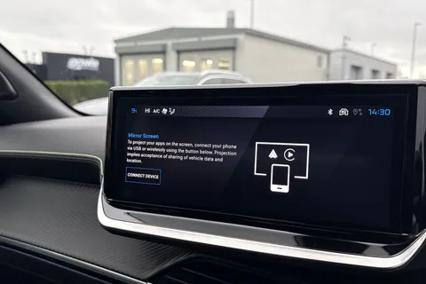 KM25UUP PEUGEOT 2008 1.2 HYBRID GT e-DSC6 Euro 6 (s/s) 5dr Thumbnail #47