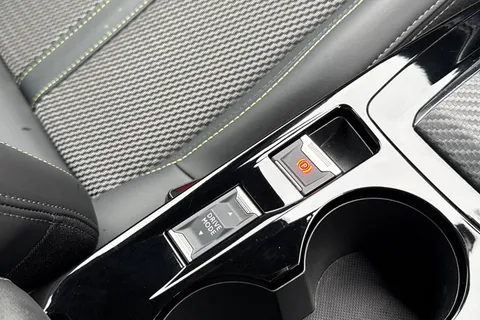 KM25UUP PEUGEOT 2008 1.2 HYBRID GT e-DSC6 Euro 6 (s/s) 5dr Thumbnail #55