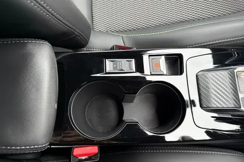 KM25UUP PEUGEOT 2008 1.2 HYBRID GT e-DSC6 Euro 6 (s/s) 5dr Thumbnail #56