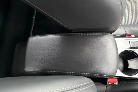 KM25UUP PEUGEOT 2008 1.2 HYBRID GT e-DSC6 Euro 6 (s/s) 5dr Thumbnail #57