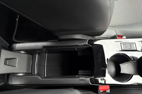 KM25UUP PEUGEOT 2008 1.2 HYBRID GT e-DSC6 Euro 6 (s/s) 5dr Thumbnail #58