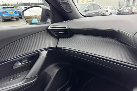 KM25UUP PEUGEOT 2008 1.2 HYBRID GT e-DSC6 Euro 6 (s/s) 5dr Thumbnail #60