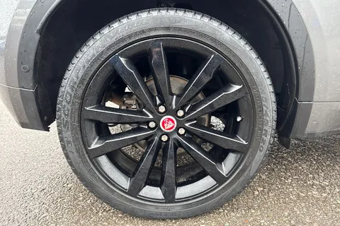 24 of 56 for Jaguar E-Pace 2.0 D180 R-Dynamic SE Auto AWD Euro 6 (s/s) 5dr