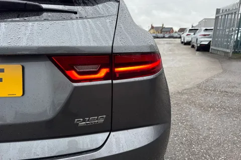 26 of 56 for Jaguar E-Pace 2.0 D180 R-Dynamic SE Auto AWD Euro 6 (s/s) 5dr