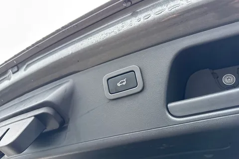 28 of 56 for Jaguar E-Pace 2.0 D180 R-Dynamic SE Auto AWD Euro 6 (s/s) 5dr