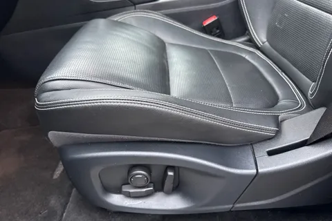 38 of 56 for Jaguar E-Pace 2.0 D180 R-Dynamic SE Auto AWD Euro 6 (s/s) 5dr