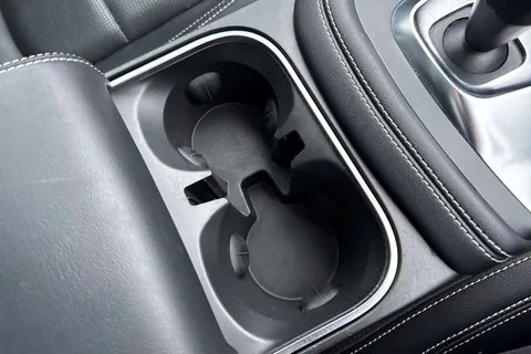 41 of 56 for Jaguar E-Pace 2.0 D180 R-Dynamic SE Auto AWD Euro 6 (s/s) 5dr