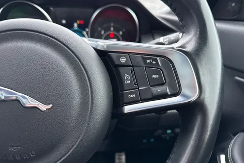 45 of 56 for Jaguar E-Pace 2.0 D180 R-Dynamic SE Auto AWD Euro 6 (s/s) 5dr