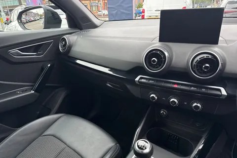 20 of 59 for Audi Q2 1.5 TFSI CoD 35 Black Edition Euro 6 (s/s) 5dr