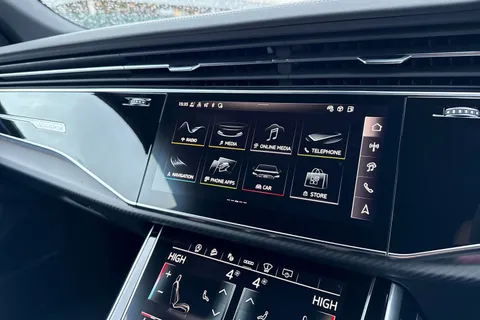 Audi RS Q8 4.0 TFSI V8 Performance Carbon Vorsprung Tiptronic quattro Euro 6 (s/s) 5dr Thumbnail #38