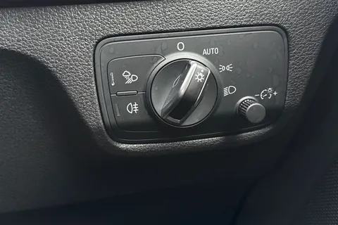 41 of 59 for Audi Q2 1.5 TFSI CoD 35 Black Edition Euro 6 (s/s) 5dr