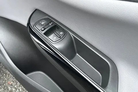 DV18JJZ Vauxhall Corsa 1.4i SE Auto Euro 6 5dr Thumbnail #22