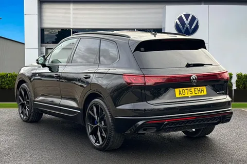 2 of 45 for Volkswagen Touareg 3.0 V6 TSI eHybrid 4Motion R 5dr Tip Auto, **TOW BAR, VAT QUALIFYING**