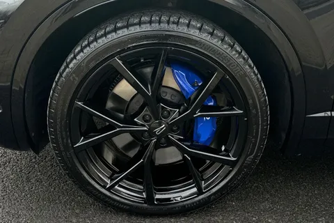 12 of 45 for Volkswagen Touareg 3.0 V6 TSI eHybrid 4Motion R 5dr Tip Auto, **TOW BAR, VAT QUALIFYING**