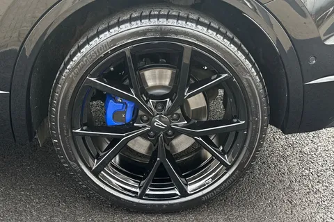 13 of 45 for Volkswagen Touareg 3.0 V6 TSI eHybrid 4Motion R 5dr Tip Auto, **TOW BAR, VAT QUALIFYING**