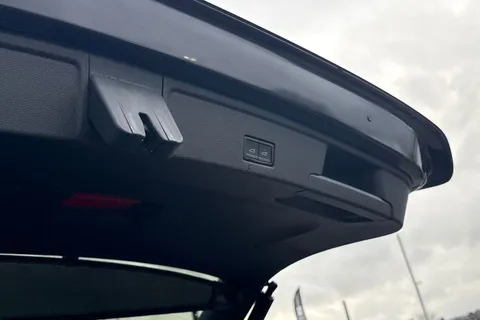 31 of 45 for Volkswagen Touareg 3.0 V6 TSI eHybrid 4Motion R 5dr Tip Auto, **TOW BAR, VAT QUALIFYING**