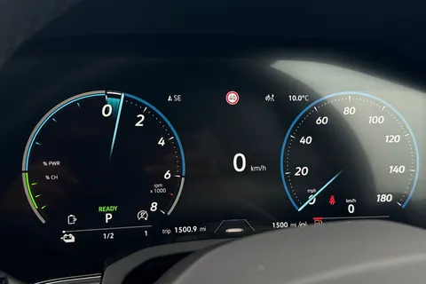 37 of 45 for Volkswagen Touareg 3.0 V6 TSI eHybrid 4Motion R 5dr Tip Auto, **TOW BAR, VAT QUALIFYING**