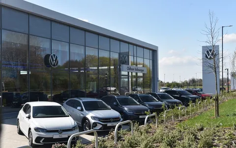 41 of 45 for Volkswagen Touareg 3.0 V6 TSI eHybrid 4Motion R 5dr Tip Auto, **TOW BAR, VAT QUALIFYING**