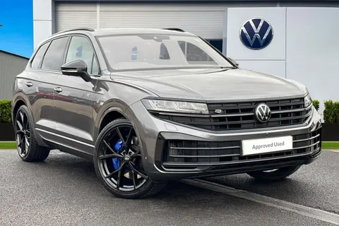 1 of 55 for Volkswagen Touareg 3.0 V6 TSI eHybrid 4Motion R 5dr Tip Auto, **TOW BAR, VAT QUALIFYING**