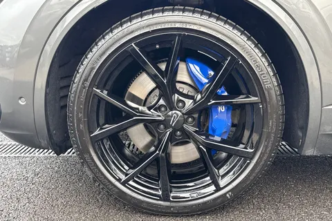 12 of 55 for Volkswagen Touareg 3.0 V6 TSI eHybrid 4Motion R 5dr Tip Auto, **TOW BAR, VAT QUALIFYING**