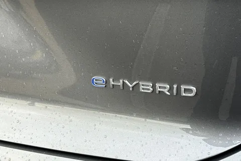 26 of 55 for Volkswagen Touareg 3.0 V6 TSI eHybrid 4Motion R 5dr Tip Auto, **TOW BAR, VAT QUALIFYING**