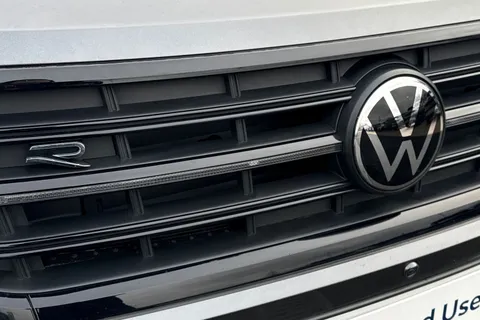 29 of 55 for Volkswagen Touareg 3.0 V6 TSI eHybrid 4Motion R 5dr Tip Auto, **TOW BAR, VAT QUALIFYING**