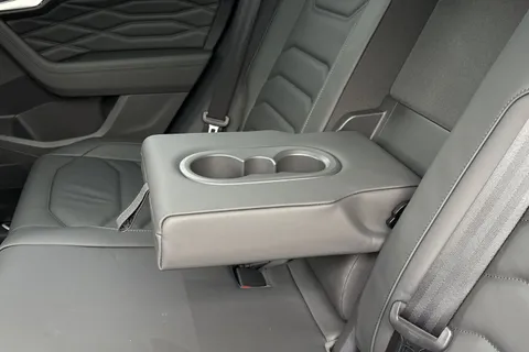 30 of 55 for Volkswagen Touareg 3.0 V6 TSI eHybrid 4Motion R 5dr Tip Auto, **TOW BAR, VAT QUALIFYING**