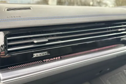 34 of 55 for Volkswagen Touareg 3.0 V6 TSI eHybrid 4Motion R 5dr Tip Auto, **TOW BAR, VAT QUALIFYING**