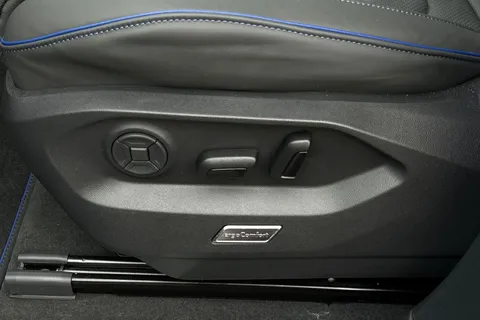 37 of 55 for Volkswagen Touareg 3.0 V6 TSI eHybrid 4Motion R 5dr Tip Auto, **TOW BAR, VAT QUALIFYING**