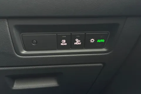 41 of 55 for Volkswagen Touareg 3.0 V6 TSI eHybrid 4Motion R 5dr Tip Auto, **TOW BAR, VAT QUALIFYING**