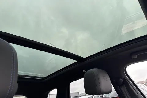 45 of 55 for Volkswagen Touareg 3.0 V6 TSI eHybrid 4Motion R 5dr Tip Auto, **TOW BAR, VAT QUALIFYING**