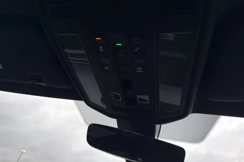 46 of 55 for Volkswagen Touareg 3.0 V6 TSI eHybrid 4Motion R 5dr Tip Auto, **TOW BAR, VAT QUALIFYING**