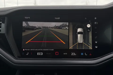 48 of 55 for Volkswagen Touareg 3.0 V6 TSI eHybrid 4Motion R 5dr Tip Auto, **TOW BAR, VAT QUALIFYING**