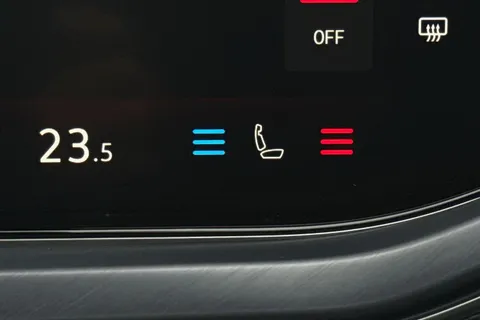 49 of 55 for Volkswagen Touareg 3.0 V6 TSI eHybrid 4Motion R 5dr Tip Auto, **TOW BAR, VAT QUALIFYING**