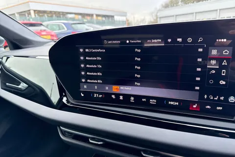  Audi A5 Avant 2.0 e-hybrid 25.9kWh S line S Tronic quattro Euro 6 (s/s) 5dr Thumbnail #36