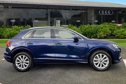 PY22RFO Audi Q3 Sport 40 TFSI quattro 190 PS S tronic Thumbnail #4