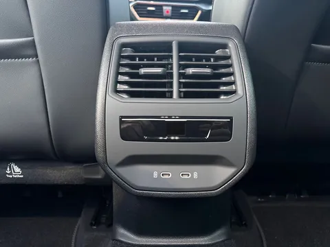 28 of 42 for CUPRA Leon 1.5 TSI 150 V1 5dr ** DELIVERY MILEAGE**