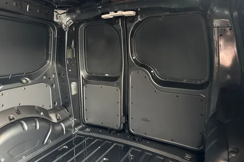 DC75MFJ Volkswagen Caddy 2.0 TDI 102PS Commerce Pro Van [Tech Pack] Thumbnail #19