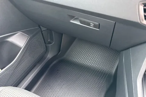 DC75MFJ Volkswagen Caddy 2.0 TDI 102PS Commerce Pro Van [Tech Pack] Thumbnail #20