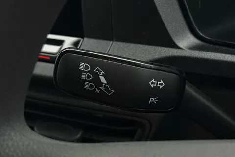 DC75MFJ Volkswagen Caddy 2.0 TDI 102PS Commerce Pro Van [Tech Pack] Thumbnail #37