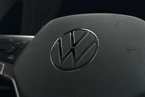 DC75MFJ Volkswagen Caddy 2.0 TDI 102PS Commerce Pro Van [Tech Pack] Thumbnail #41