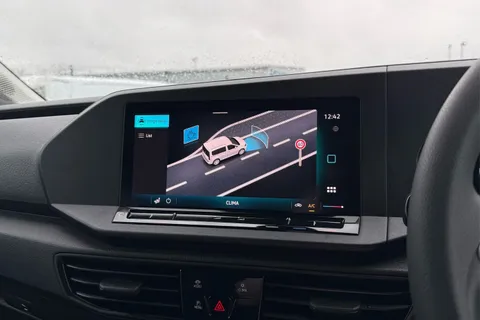 DC75MFJ Volkswagen Caddy 2.0 TDI 102PS Commerce Pro Van [Tech Pack] Thumbnail #51