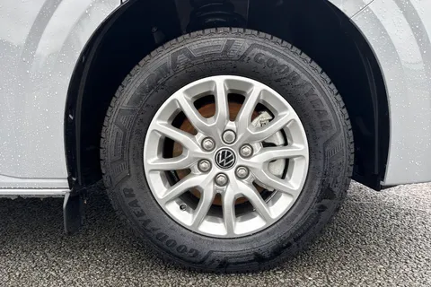 DF25FVW Volkswagen Transporter 160kW 65kWh Commerce Pro Van Auto Thumbnail #10