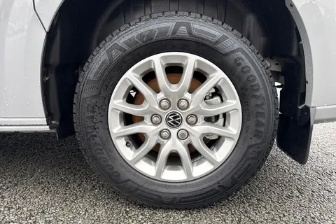 DF25FVW Volkswagen Transporter 160kW 65kWh Commerce Pro Van Auto Thumbnail #12