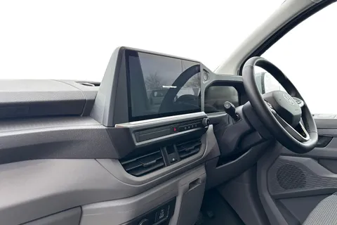 DF25FVW Volkswagen Transporter 160kW 65kWh Commerce Pro Van Auto Thumbnail #15