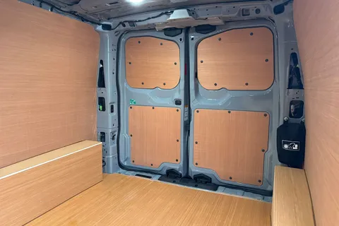 DF25FVW Volkswagen Transporter 160kW 65kWh Commerce Pro Van Auto Thumbnail #19