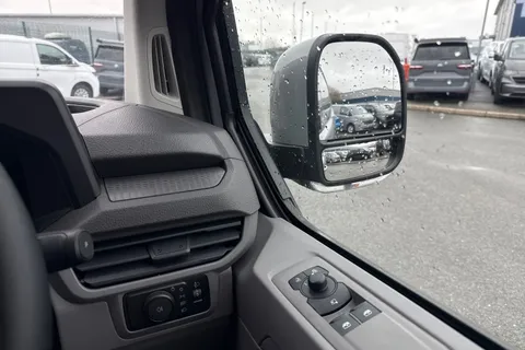 DF25FVW Volkswagen Transporter 160kW 65kWh Commerce Pro Van Auto Thumbnail #21